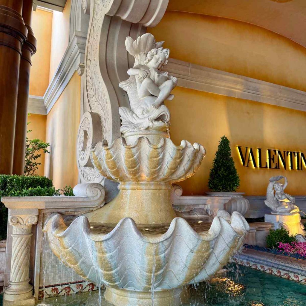 Fontaine décorative à l’extérieur du Bellagio Las Vegas.