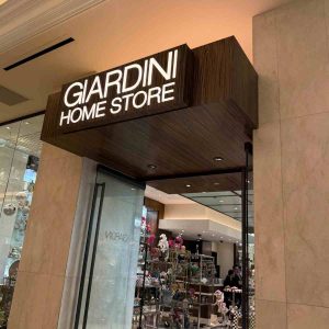 Façade de la boutique Giardini Home Store à Las Vegas, spécialisée dans la décoration et l’ameublement haut de gamme.