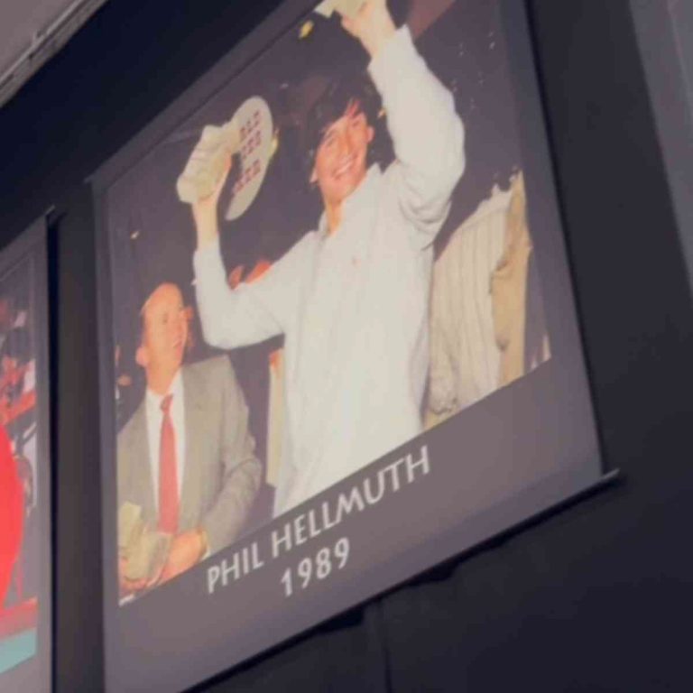 Phil Hellmuth champion WSOP 1989