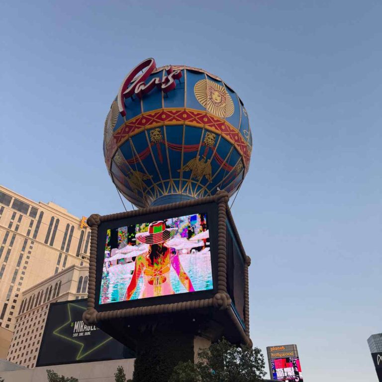 Ballon du Paris Las Vegas sur le Strip