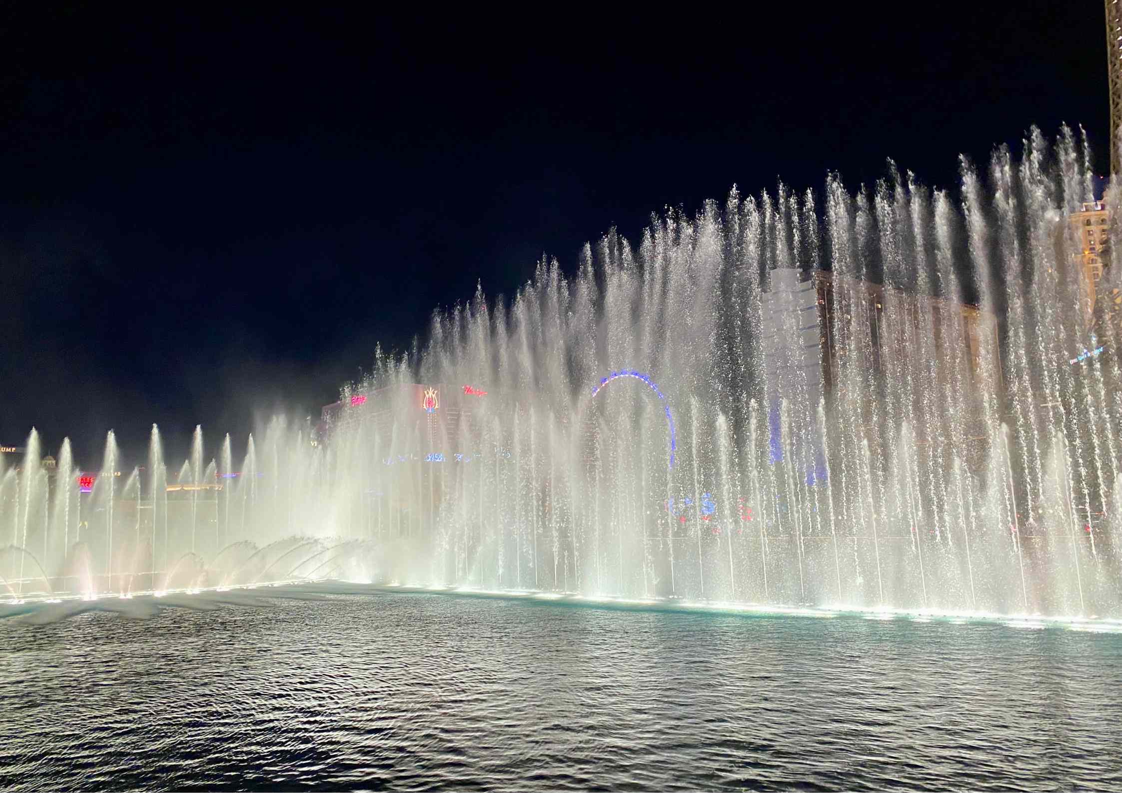 Spectacle nocturne des fontaines du Bellagio à Las Vegas