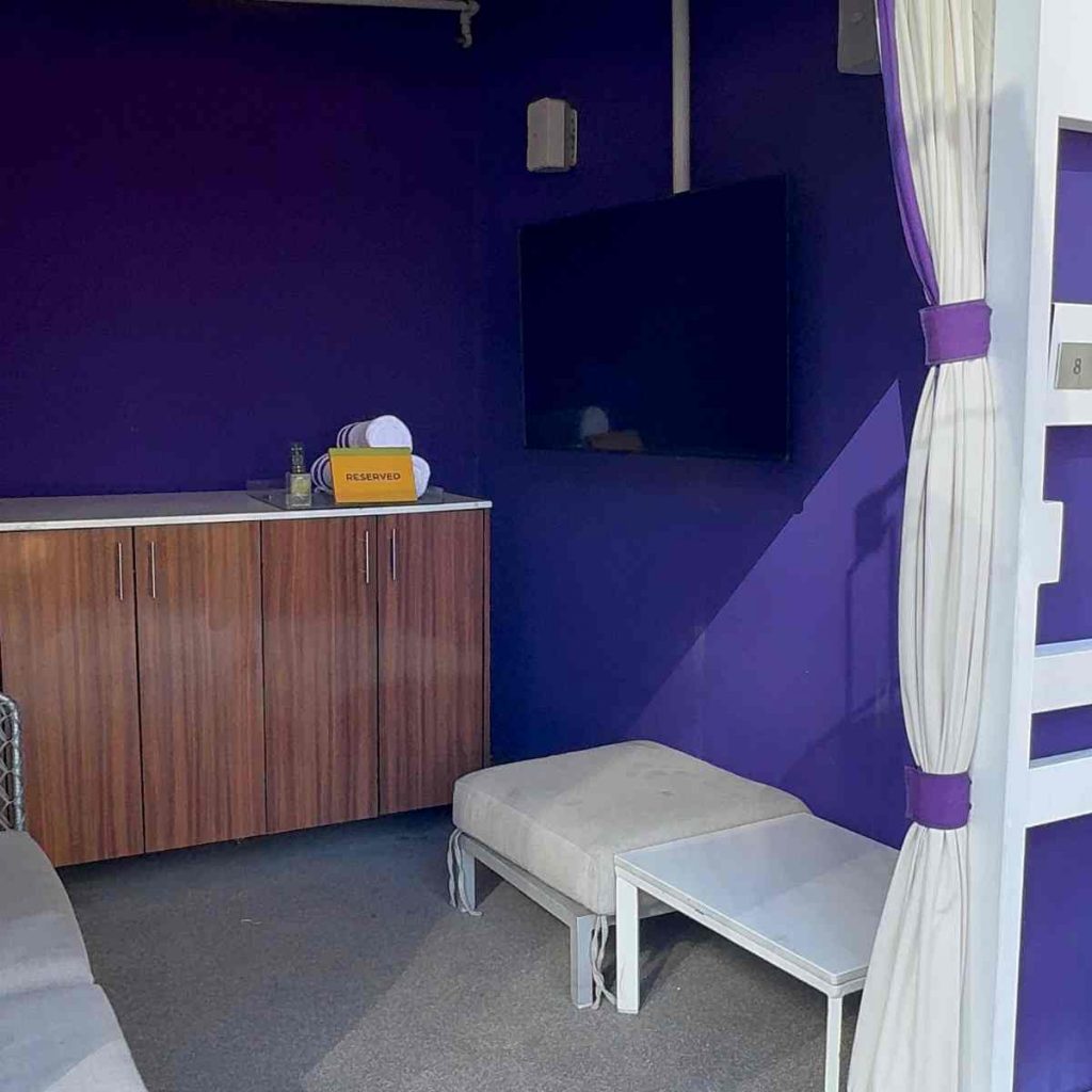 Cabane privative avec télévision à la piscine du Cosmopolitan.