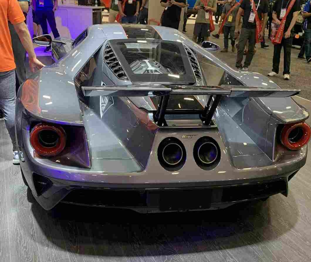 Ford GT gris exposée au SEMA Show Las Vegas