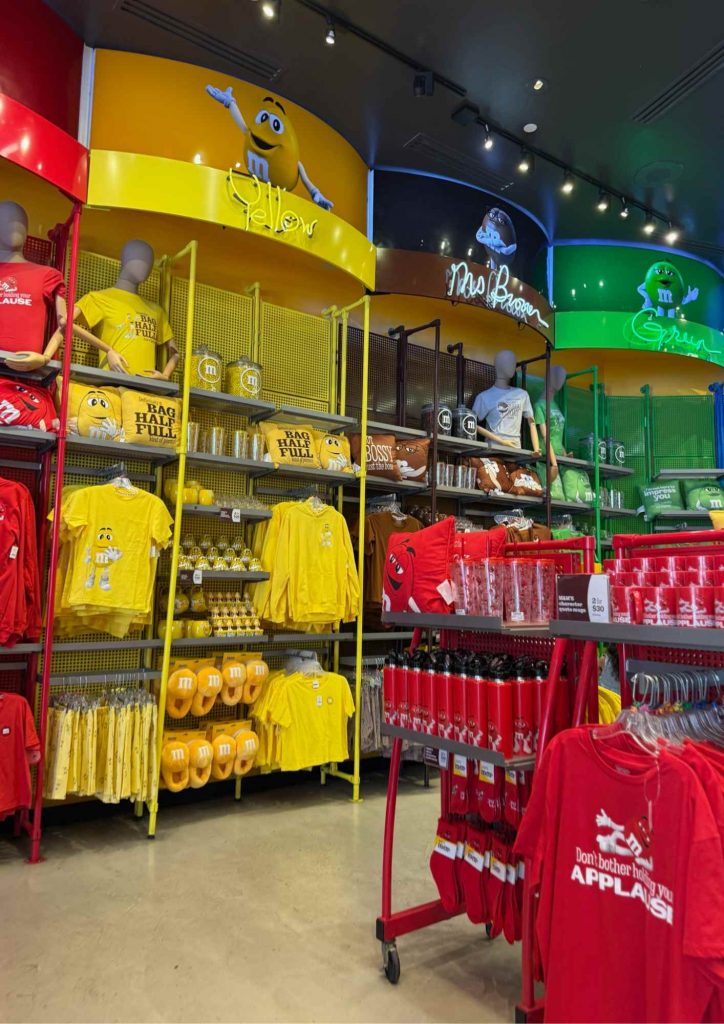Rayon merchandising par couleur avec zones Yellow, Brown et Green