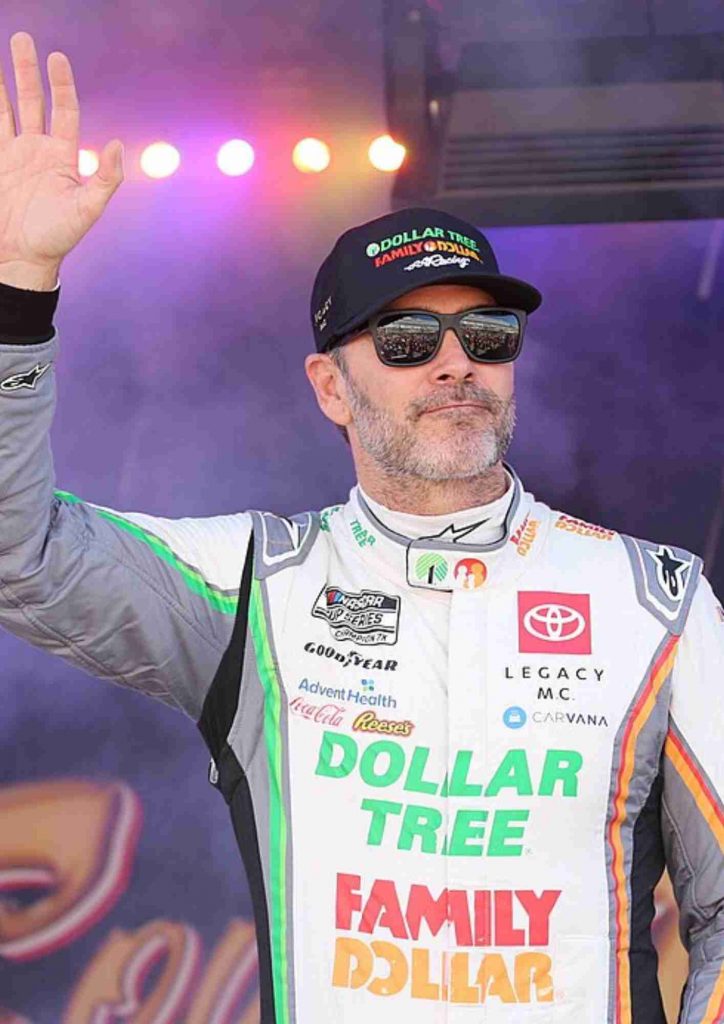 Jimmie Johnson, pilote de NASCAR, lors des présentations au Las Vegas Motor Speedway (2024)