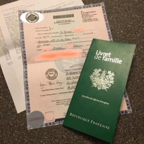 Certificat de mariage du Nevada et livret de famille français.